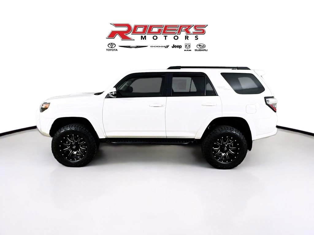 Certified 2020 Toyota 4Runner TRD Off-Road Premium AWD/4WD image 4