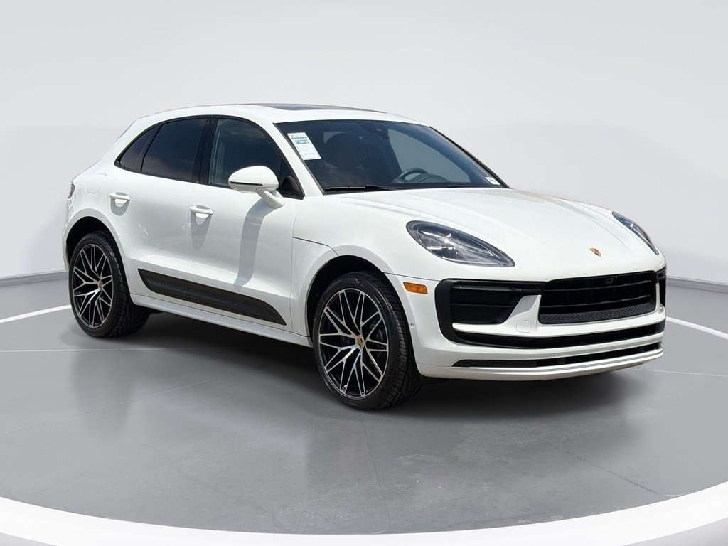 Used 2022 Porsche Macan AWD/4WD image 1