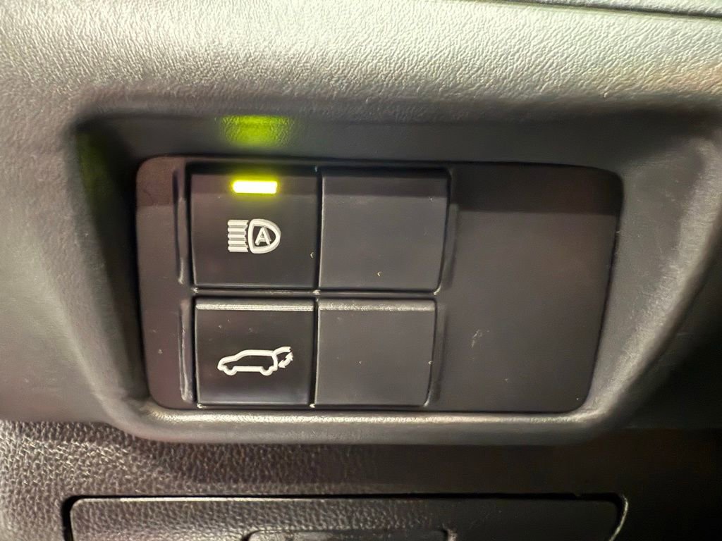 Used 2022 Toyota Highlander XLE image 24