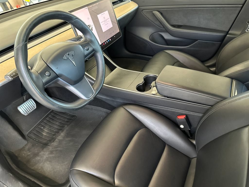 Used 2018 Tesla Model 3 Long Range RWD image 9