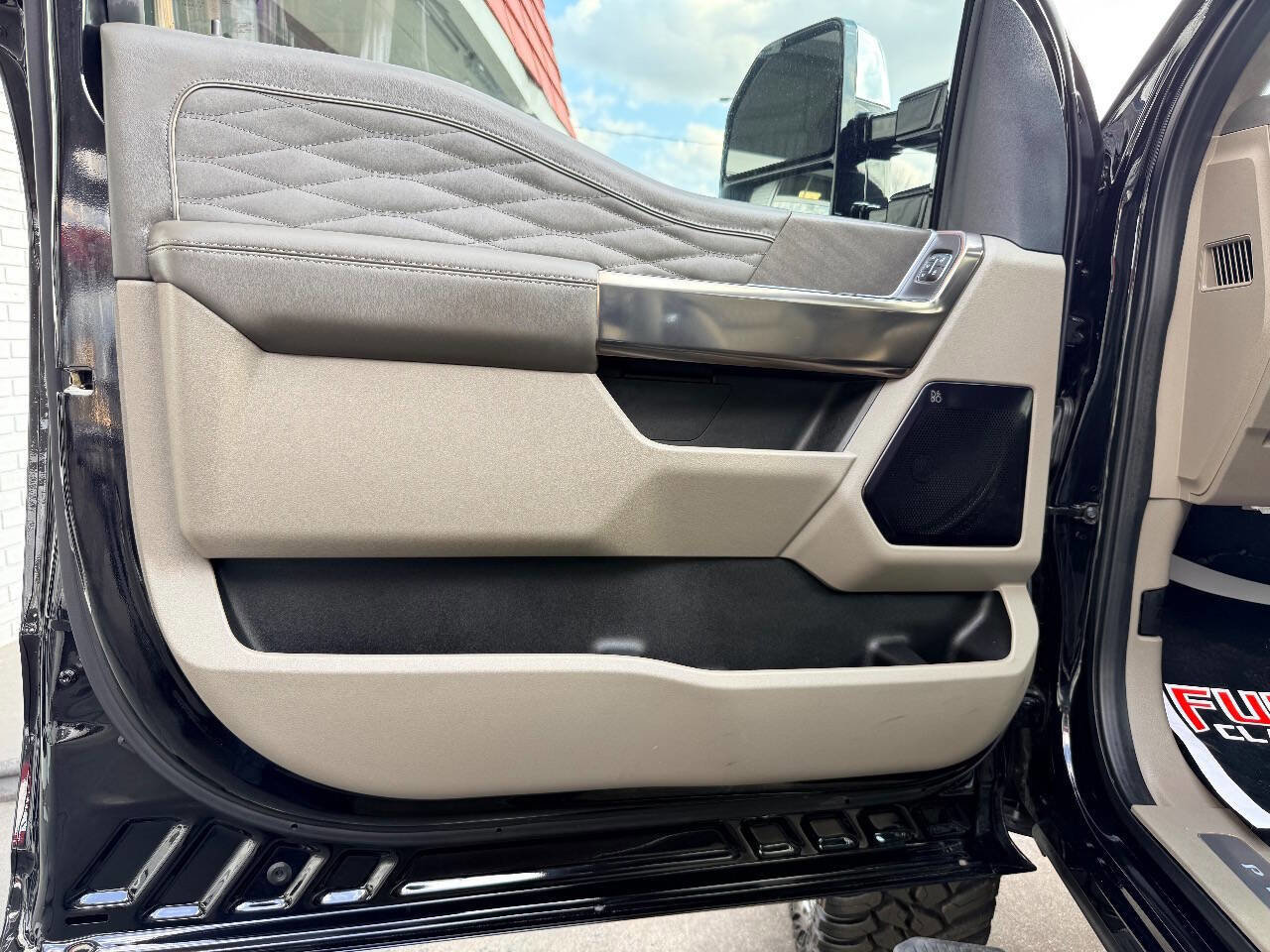 Used 2025 Ford F450 Platinum w/ Platinum Plus Package image 20