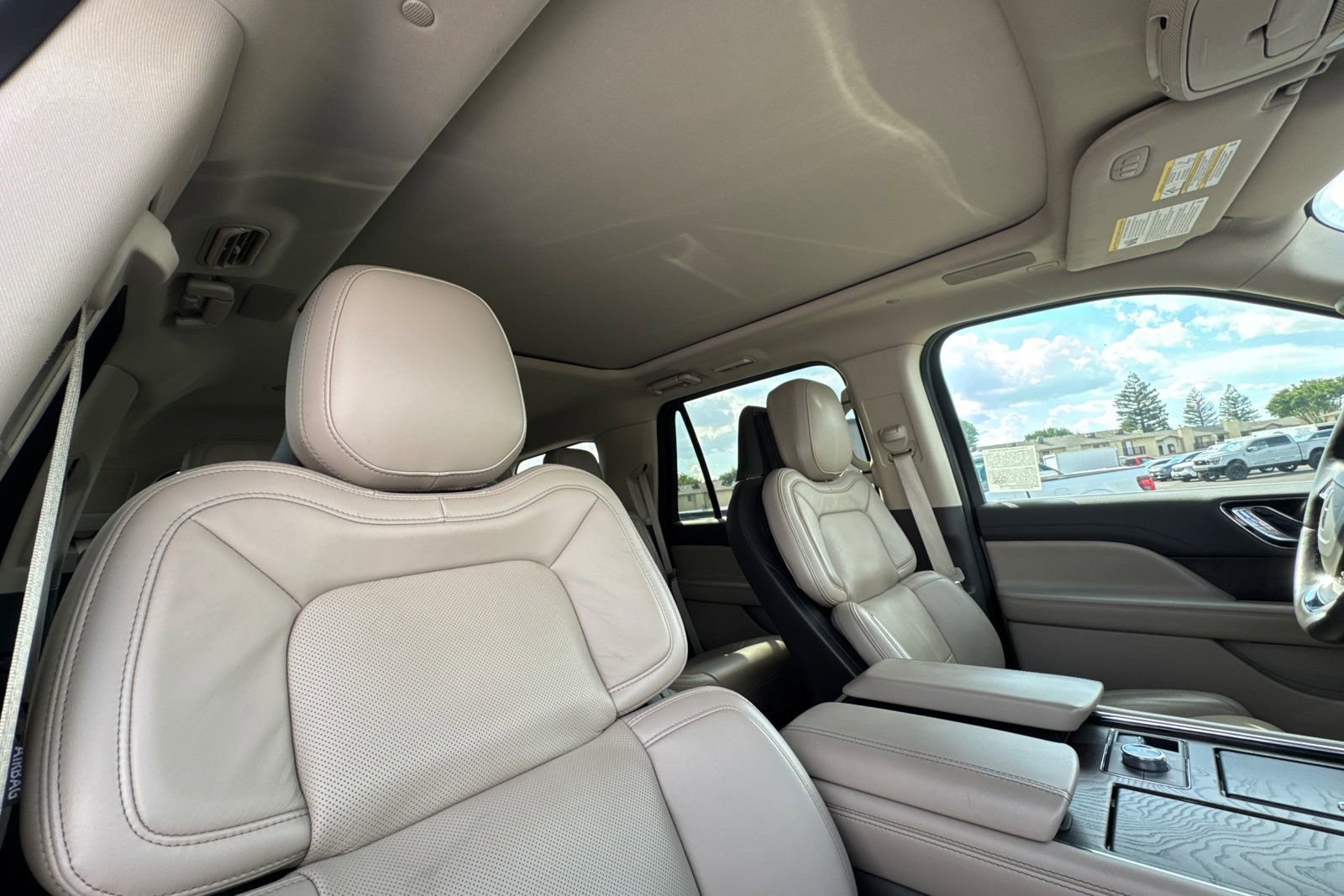 Used 2024 Lincoln Navigator Reserve AWD/4WD image 23
