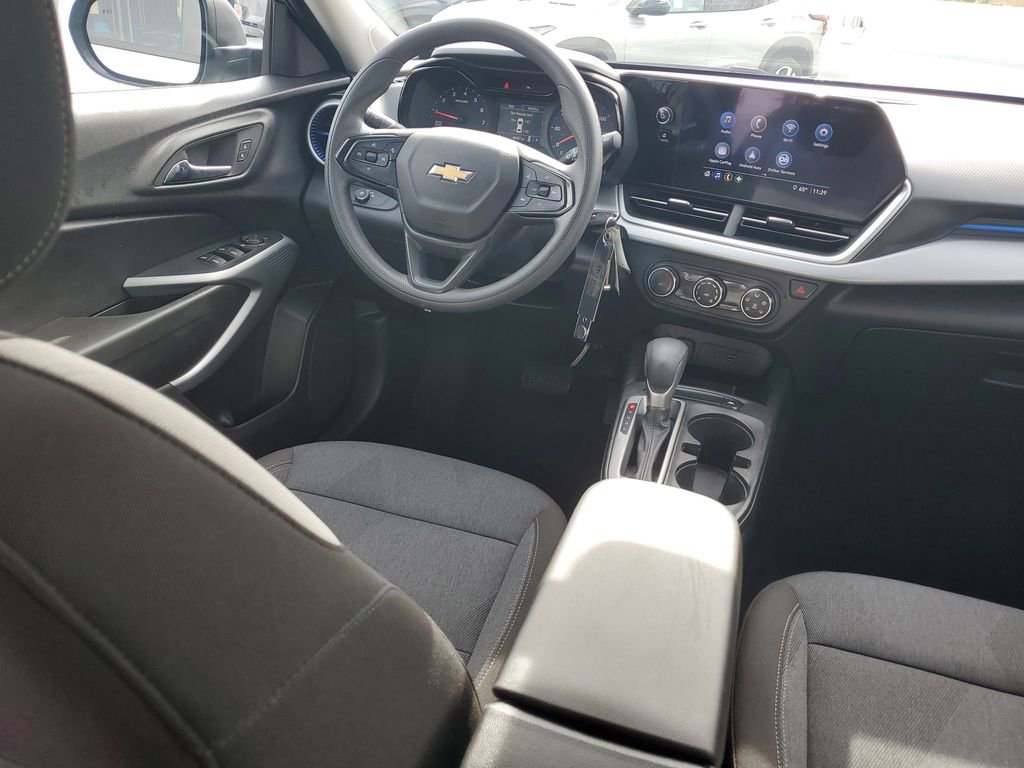 Used 2024 Chevrolet Trax LS w/ Driver Confidence Package image 10
