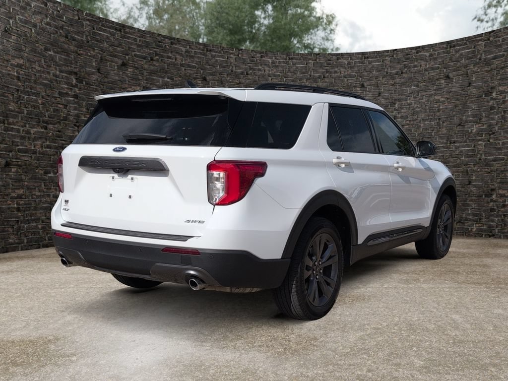 Used 2022 Ford Explorer XLT w/ Equipment Group 202A AWD/4WD image 7