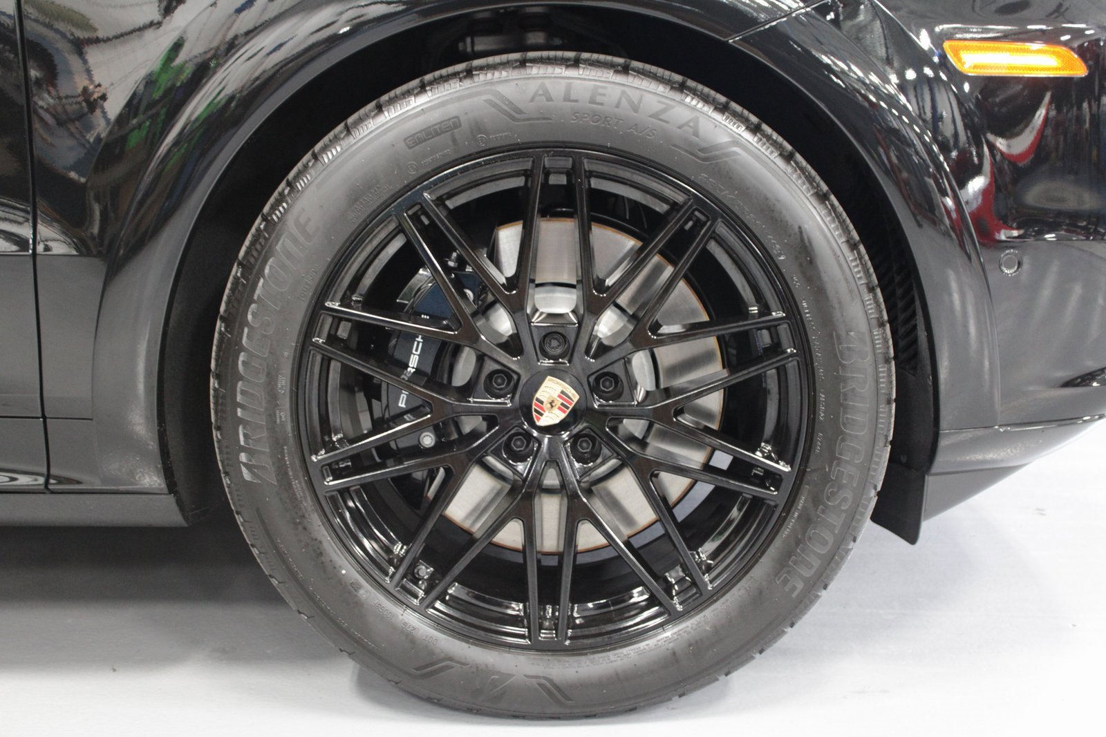 New 2026 Porsche Cayenne GTS image 14