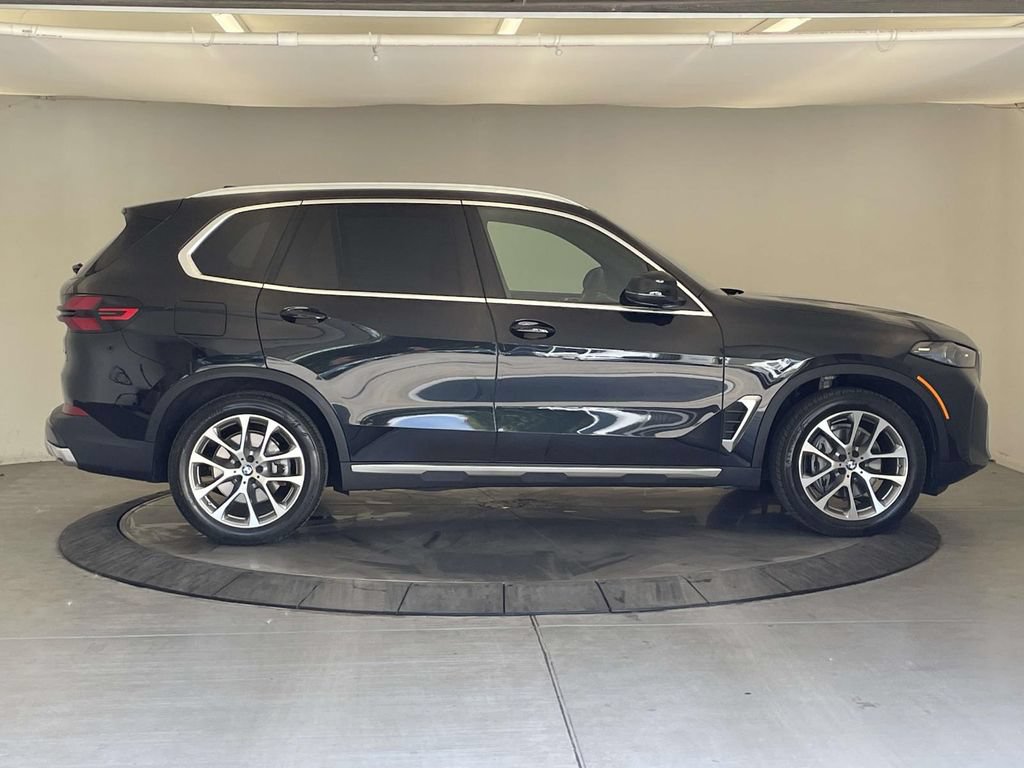 Used 2026 BMW X5 xDrive40i w/ Premium Package AWD/4WD image 6