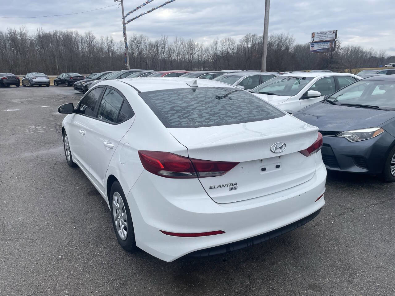 Used 2017 Hyundai Elantra SE image 4