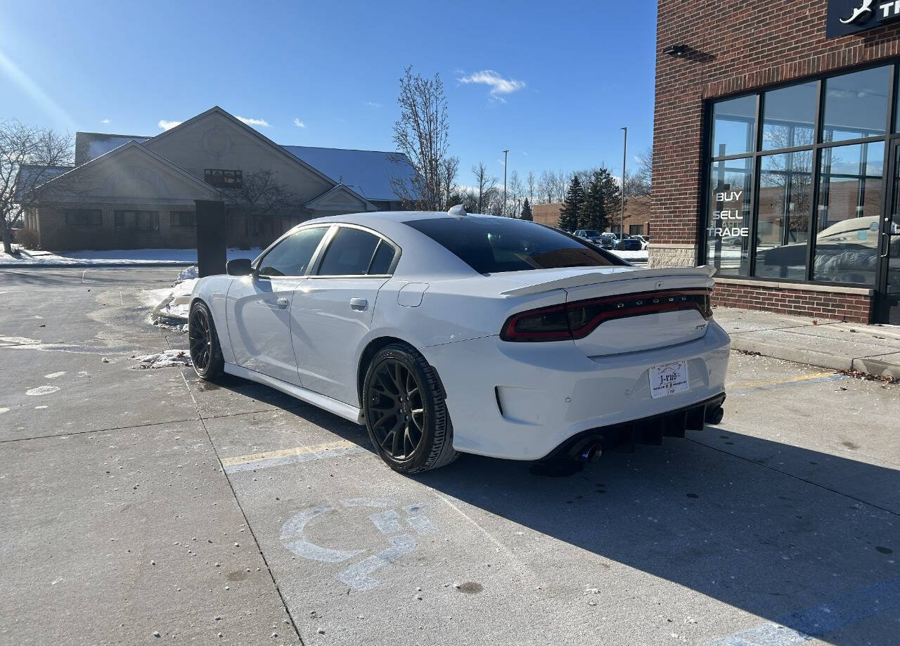 Used 2018 Dodge Charger SRT w/ Technology Group image 9