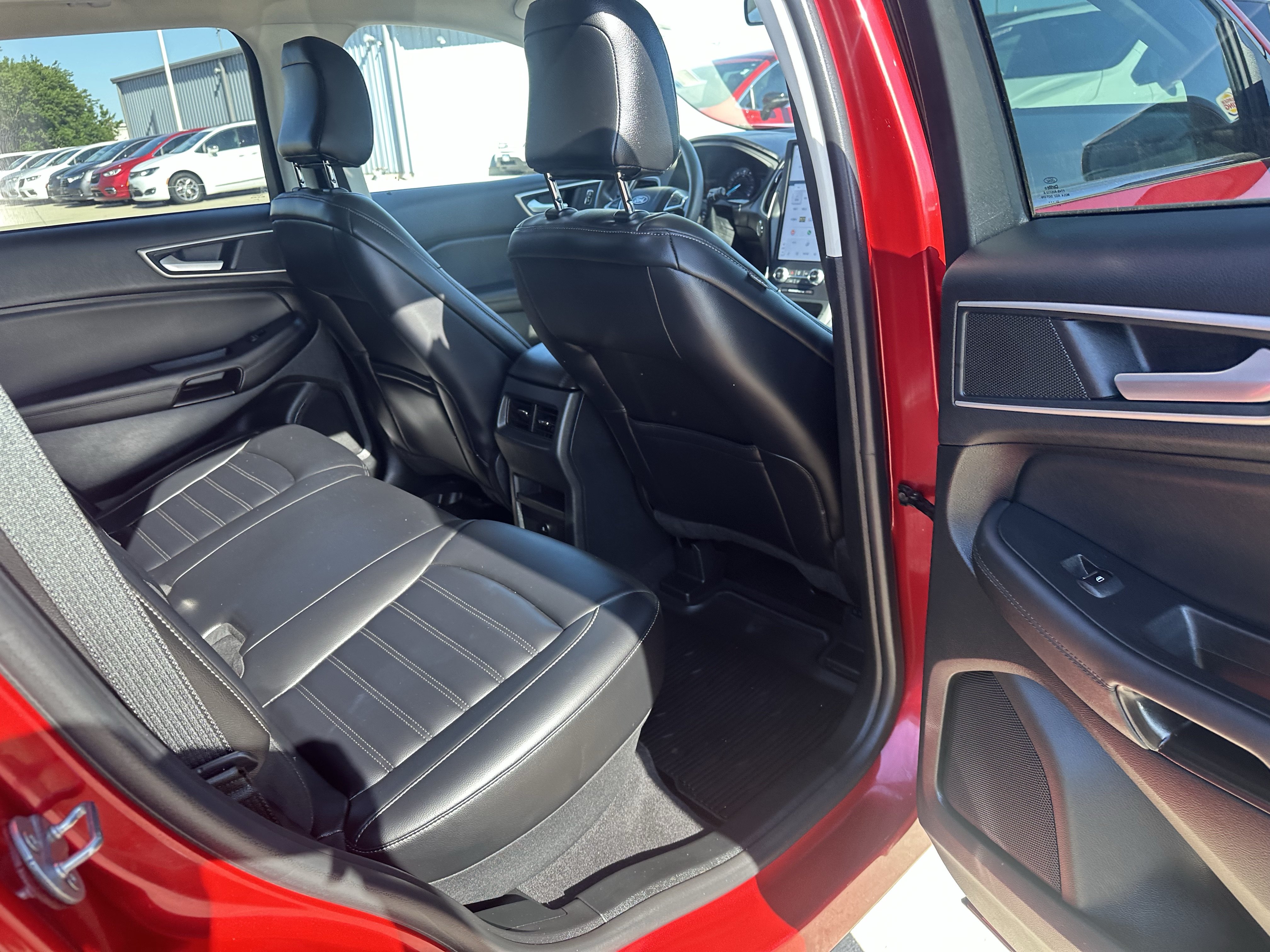 Used 2024 Ford Edge SEL AWD/4WD image 10