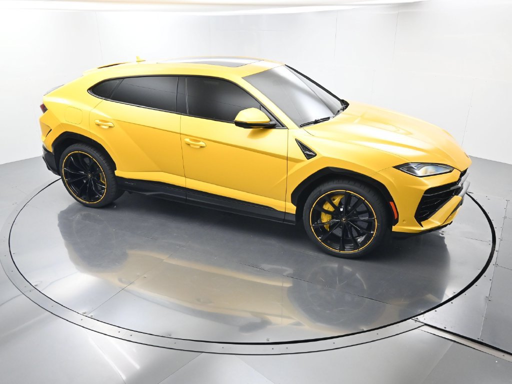 Used 2025 Lamborghini Urus SE AWD/4WD image 40