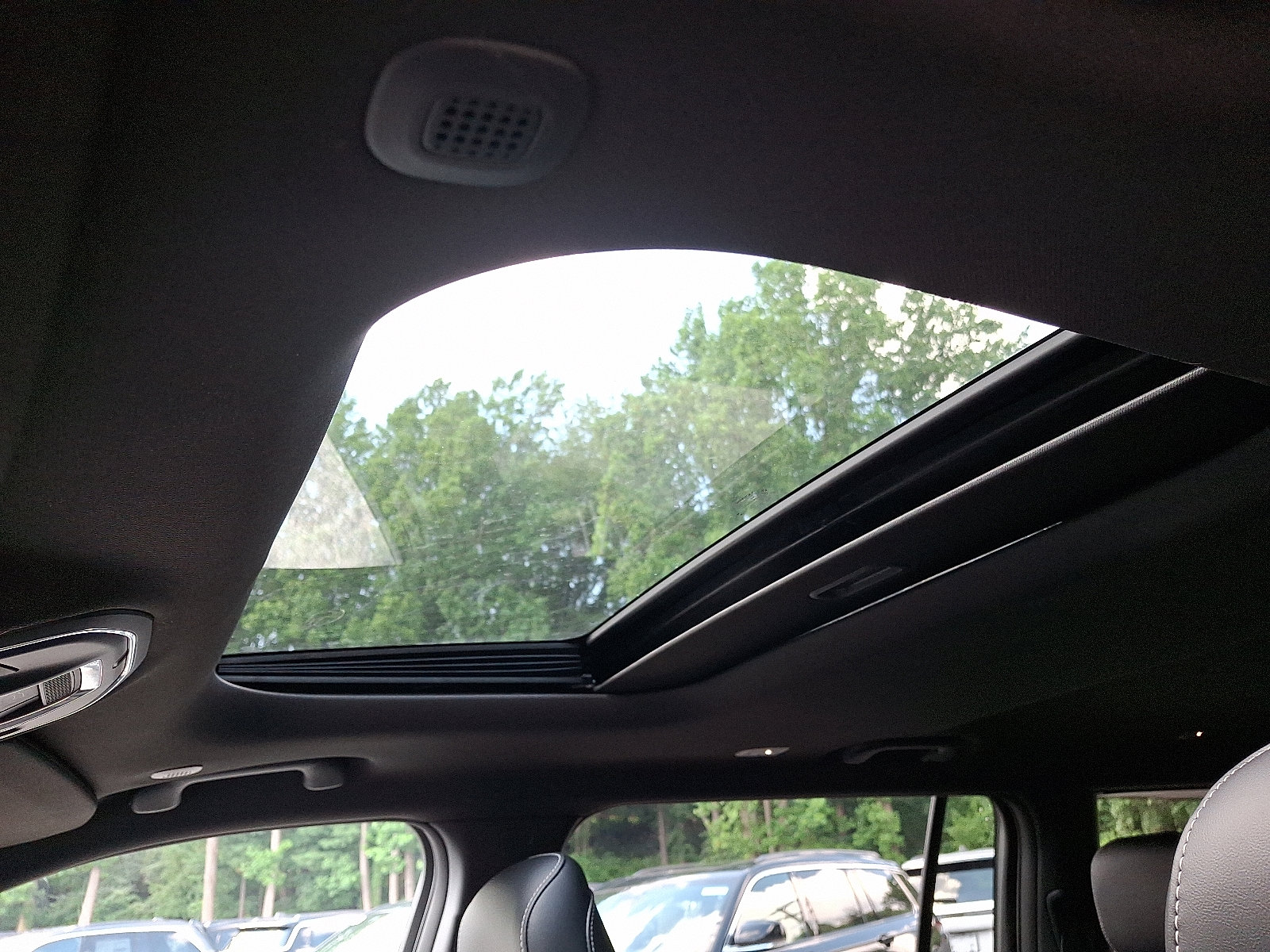 New 2025 Jeep Grand Cherokee L Altitude image 10