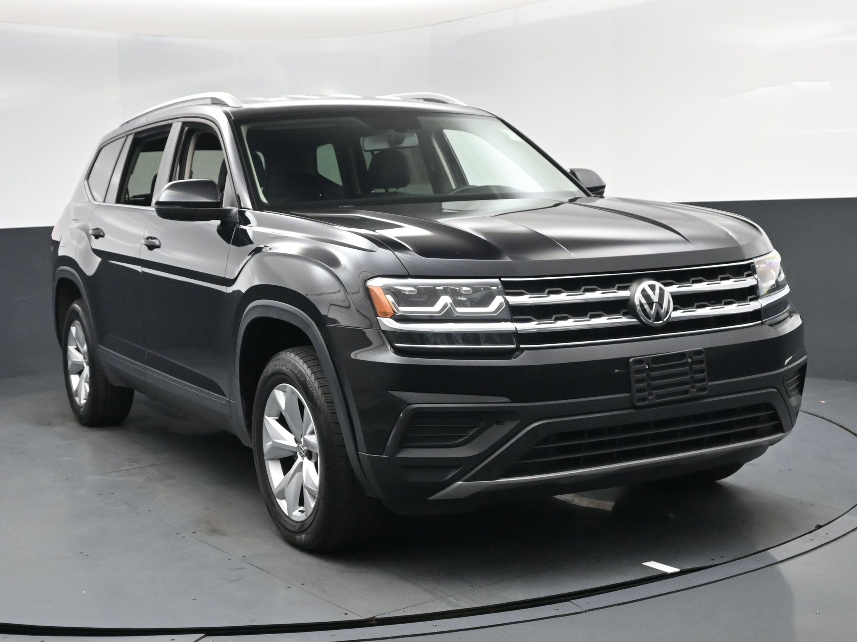 Used 2019 Volkswagen Atlas S w/ Towing Package image 8