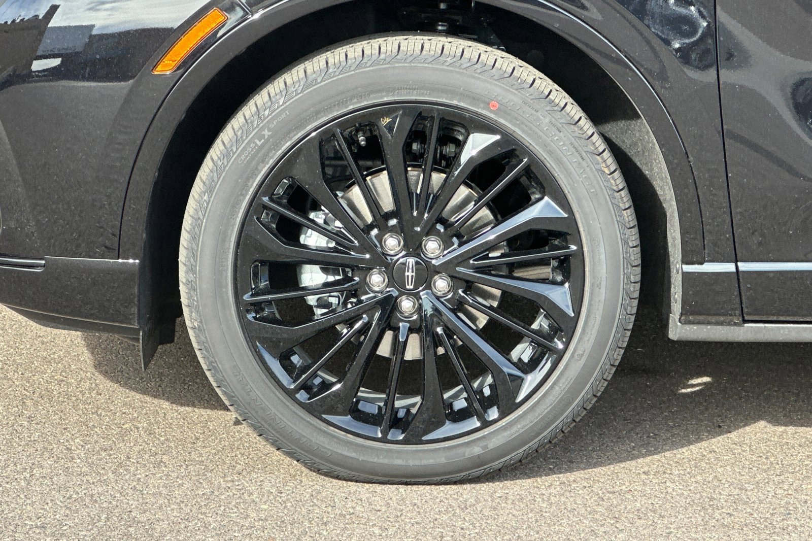 New 2025 Lincoln Corsair Reserve w/ Equipment Group 202A image 23