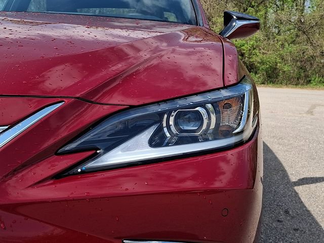 Used 2023 Lexus ES 350 w/ Premium Package image 11