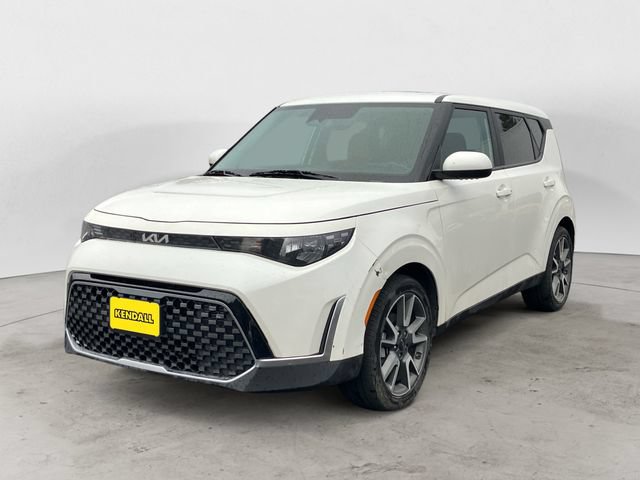 Used 2024 Kia Soul EX w/ Option Group 015 FWD image 2