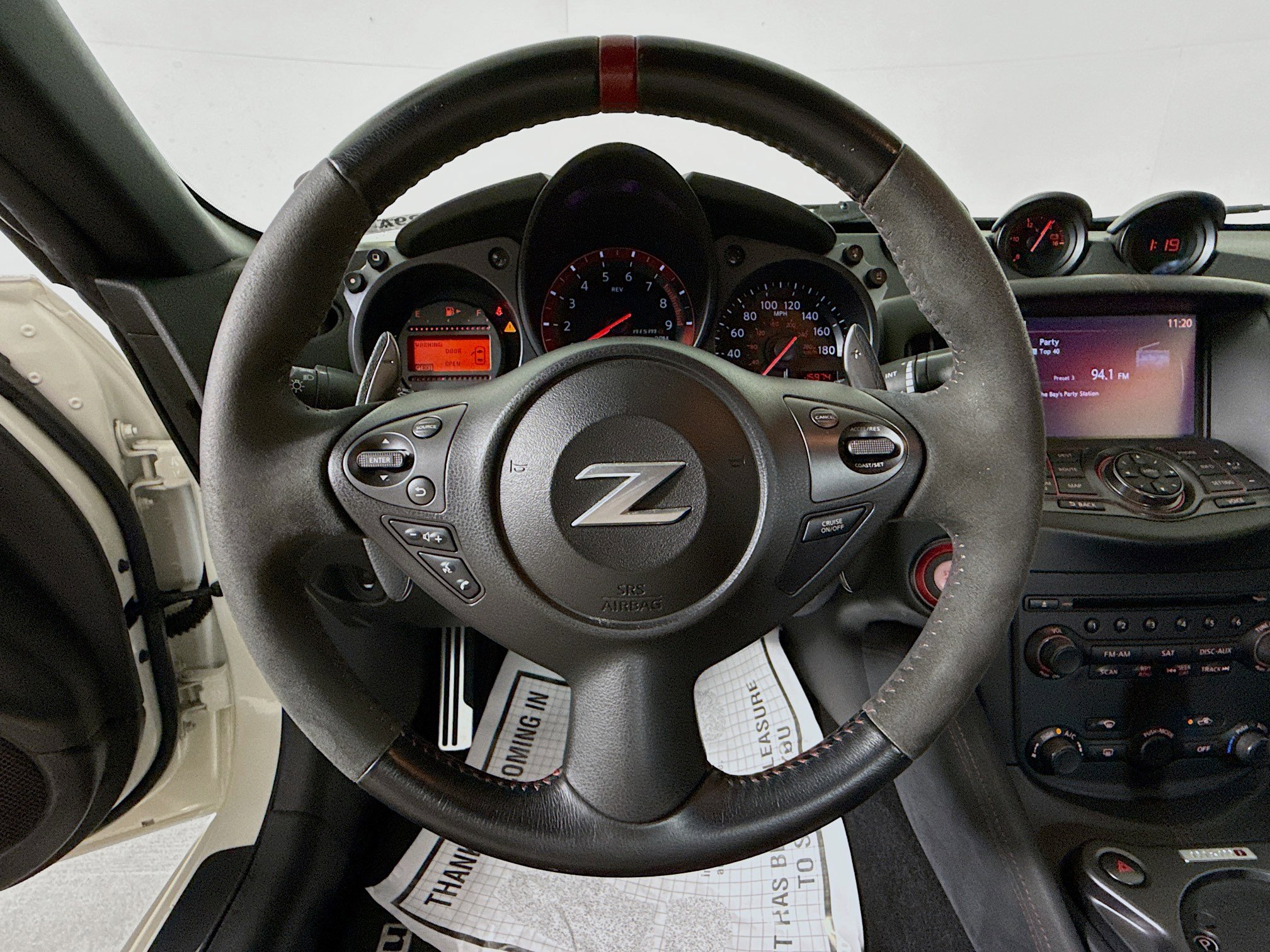 Used 2015 Nissan 370Z NISMO image 9