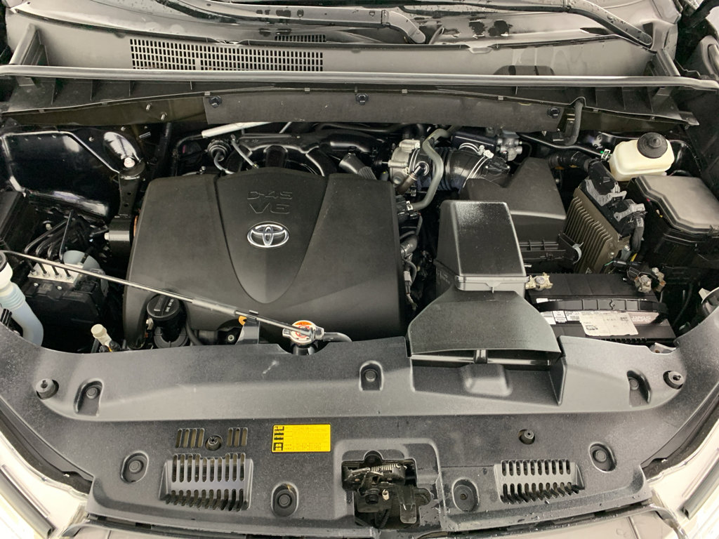 Used 2019 Toyota Highlander XLE image 11