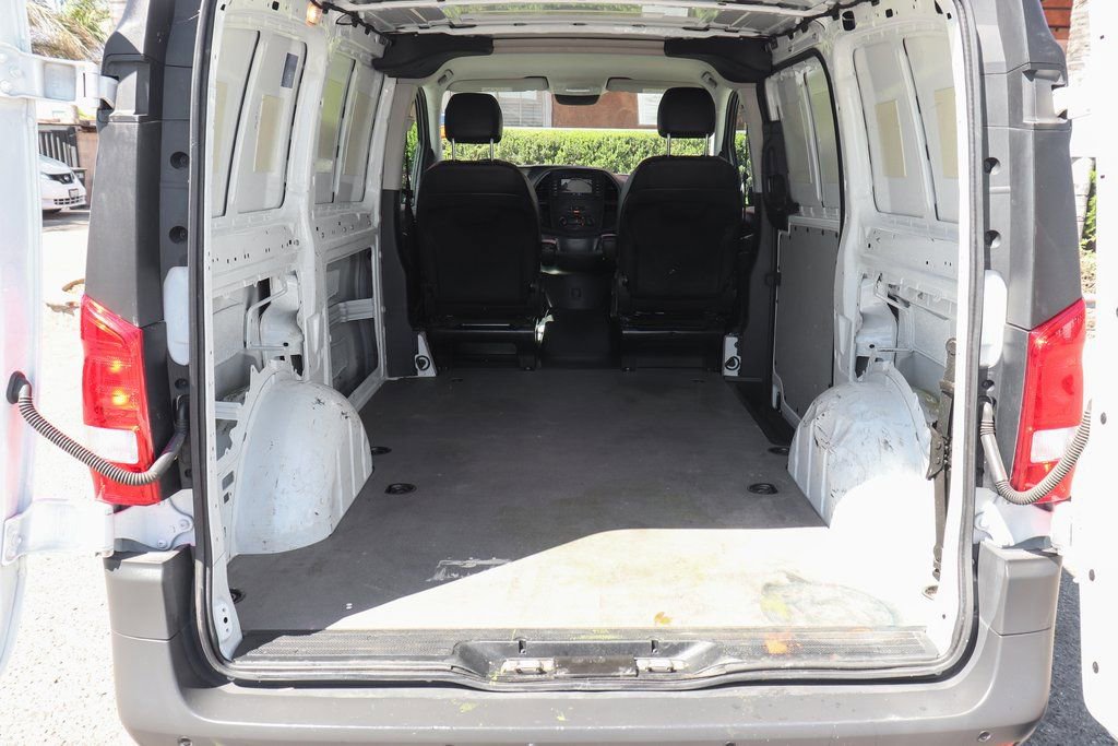 Used 2021 Mercedes-Benz Metris image 8