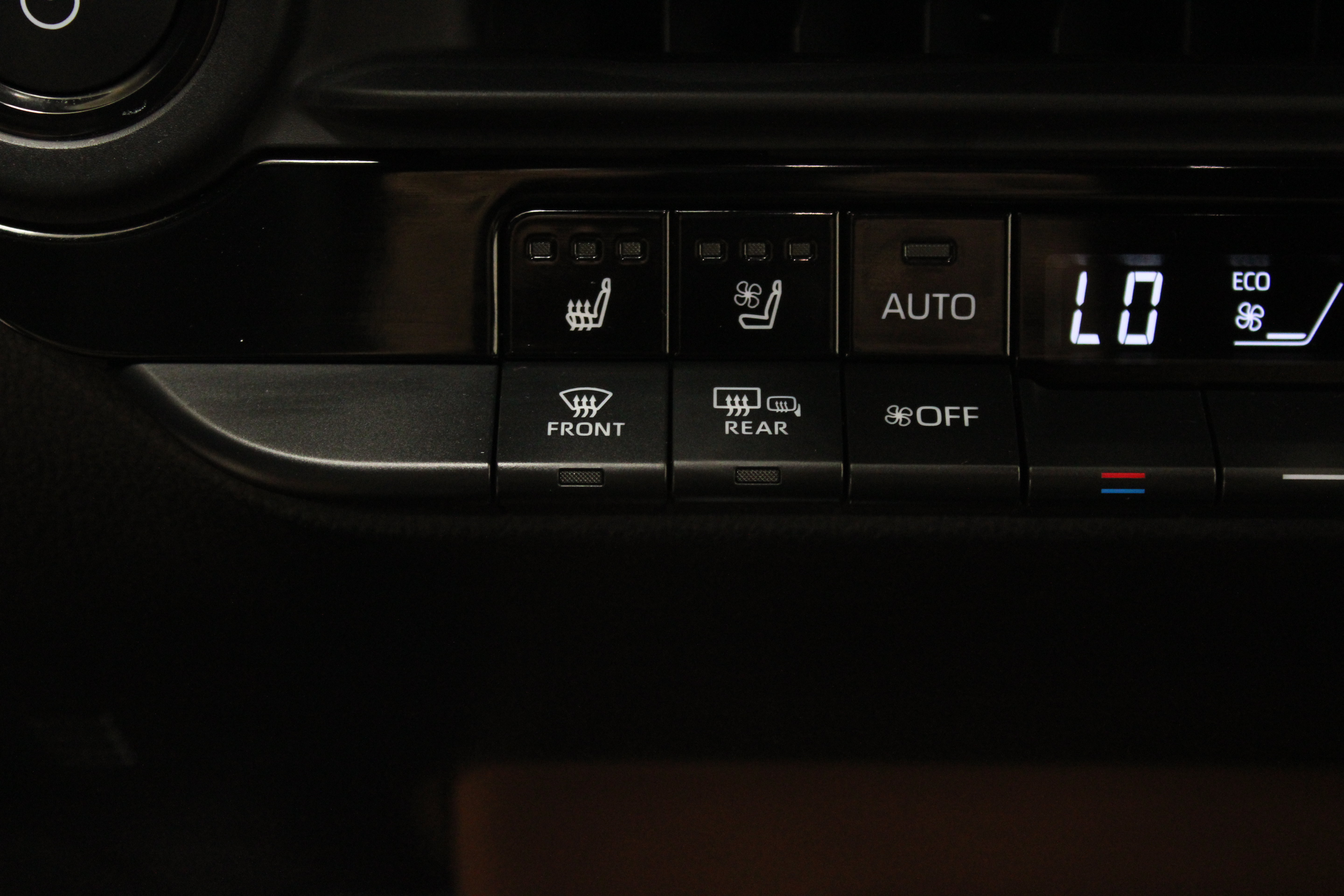 Certified 2025 Toyota Crown Signia w/ Advanced Technology Package AWD/4WD image 23