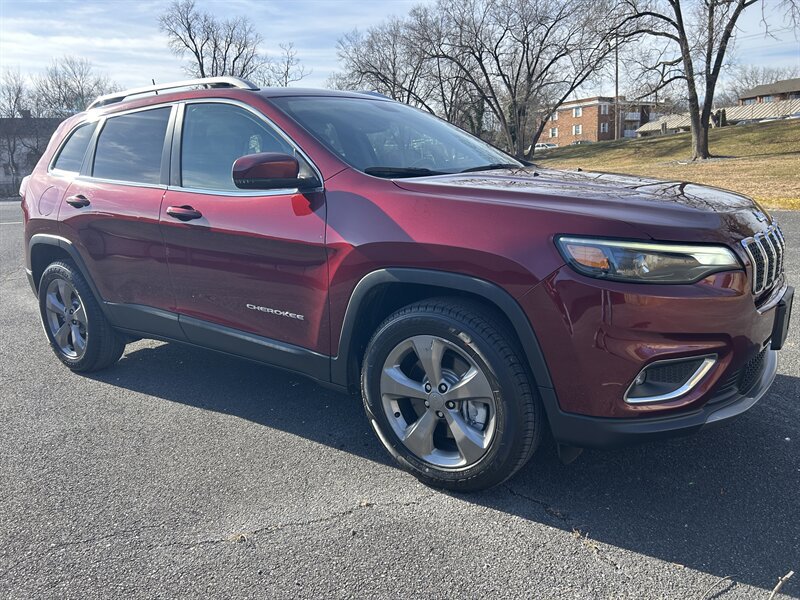 Used 2019 Jeep Cherokee Limited AWD/4WD image 4