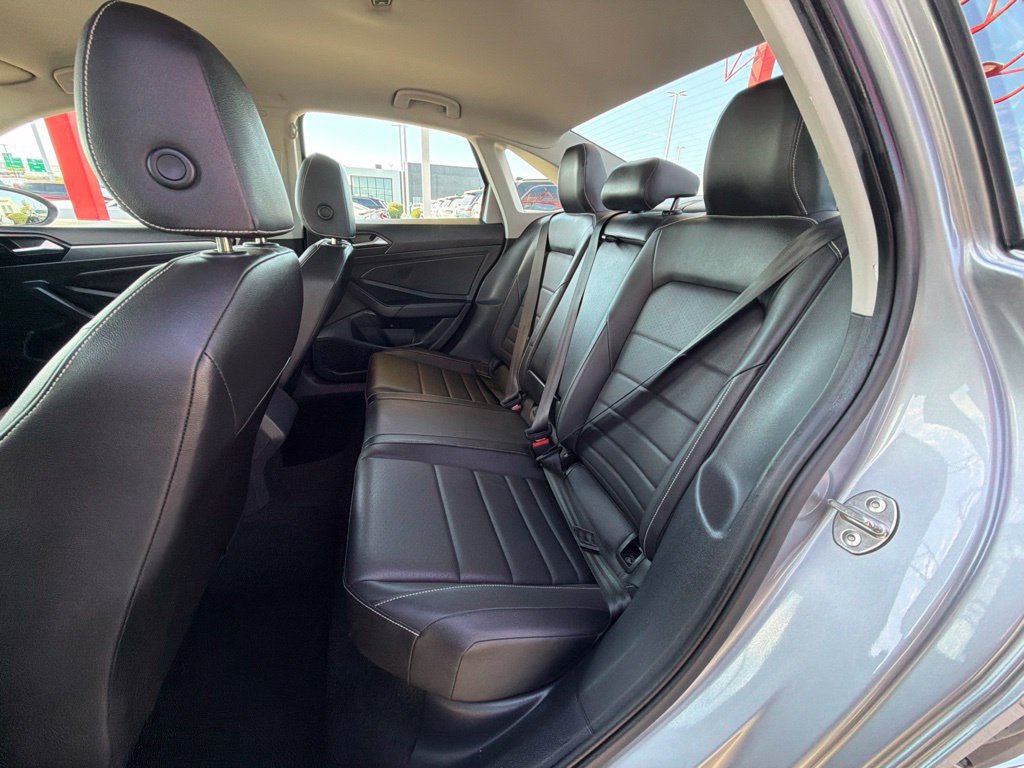 Used 2024 Volkswagen Jetta SE FWD image 24