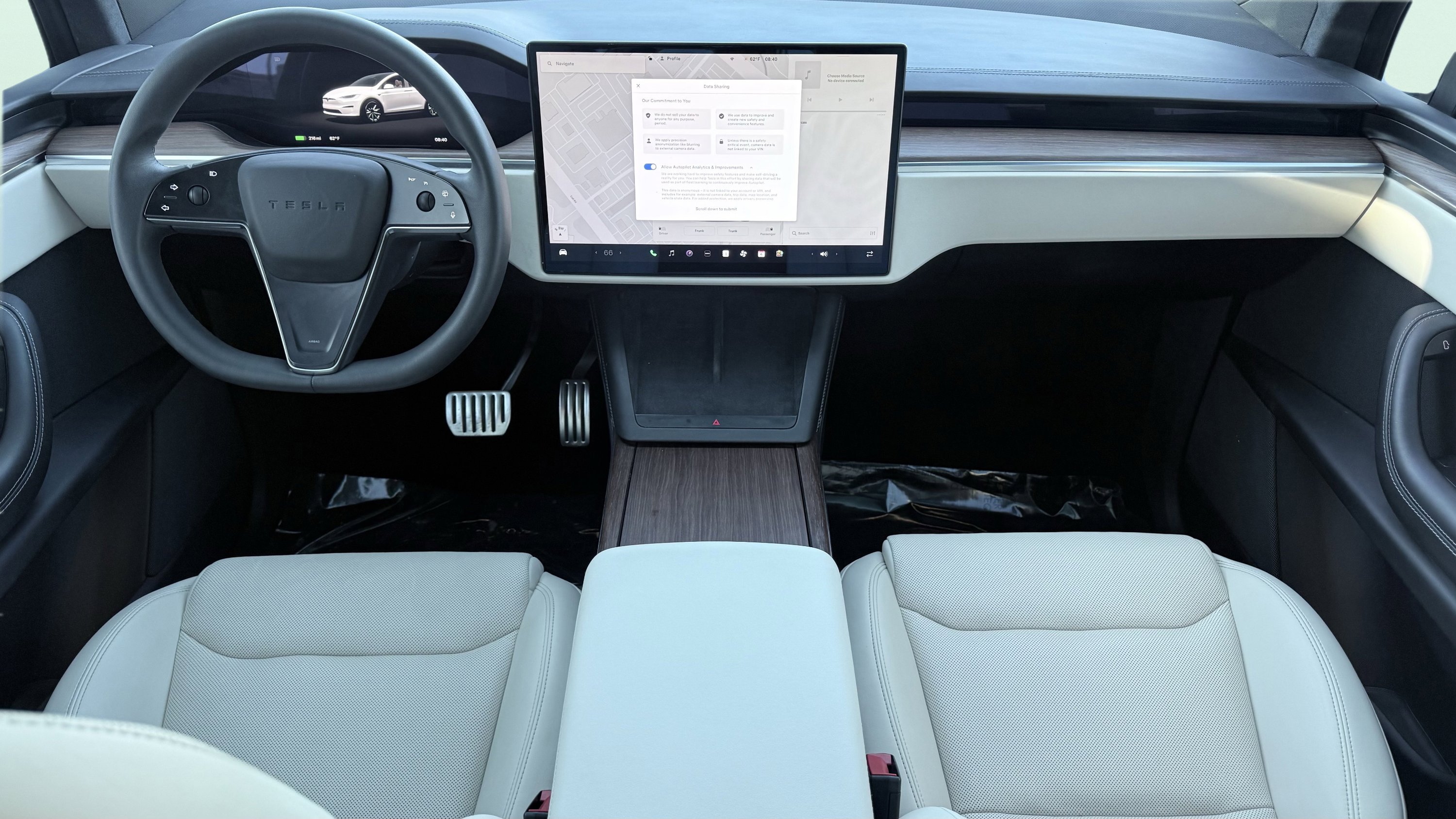 Used 2022 Tesla Model X image 56