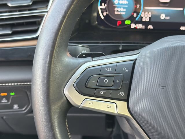 Used 2025 Volkswagen Atlas SE image 26