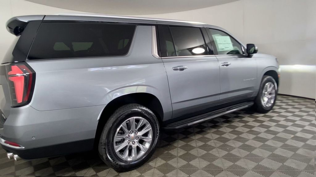 New 2025 Chevrolet Suburban Premier image 10