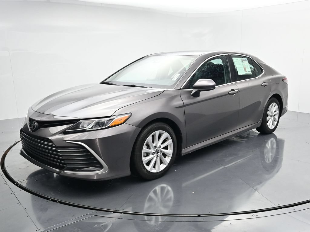 Used 2024 Toyota Camry LE FWD image 4
