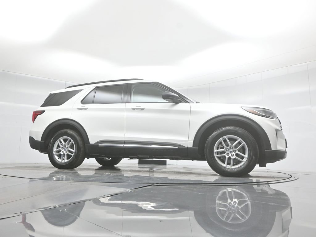 New 2025 Ford Explorer Active w/ Active Comfort Package image 3
