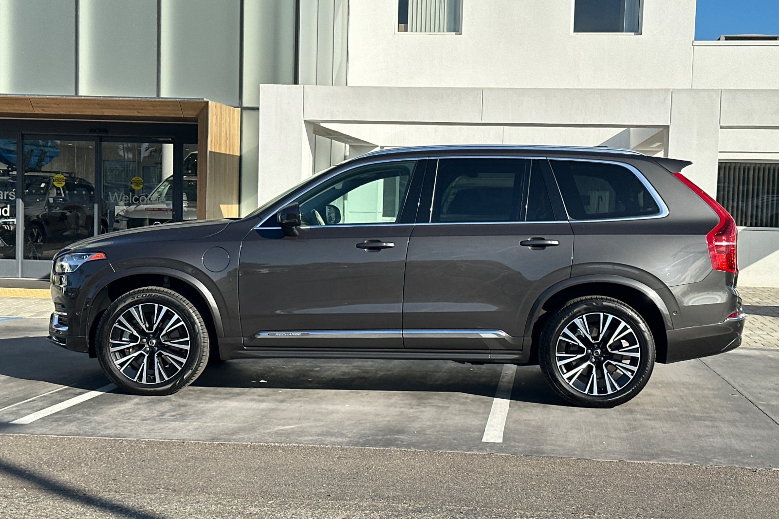 Certified 2023 Volvo XC90 T8 Plus w/ Protection Package AWD/4WD image 7