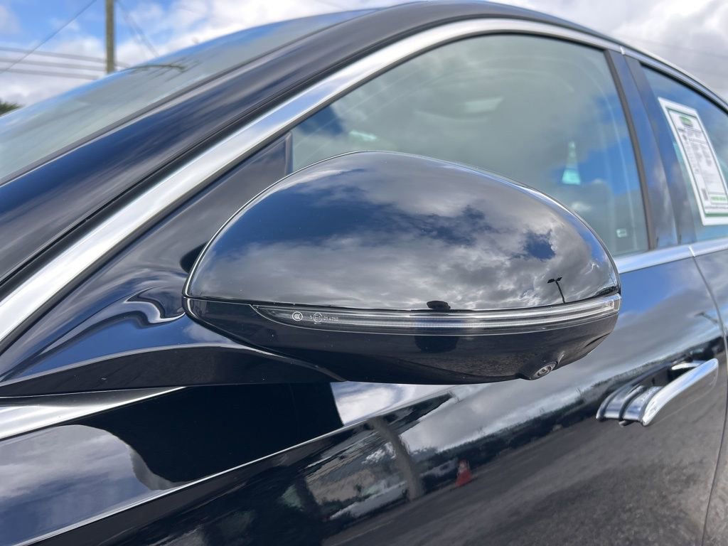 Used 2025 Mercedes-Benz E 350 Sedan image 10