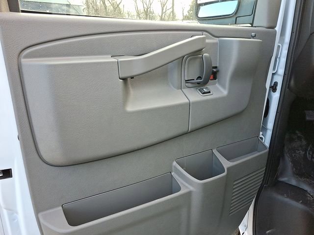 New 2025 Chevrolet Express 3500 LS image 8