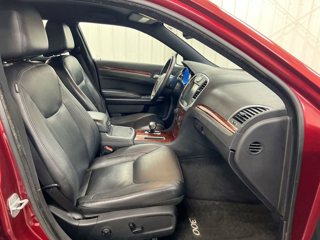 Used 2012 Chrysler 300 Limited RWD image 21