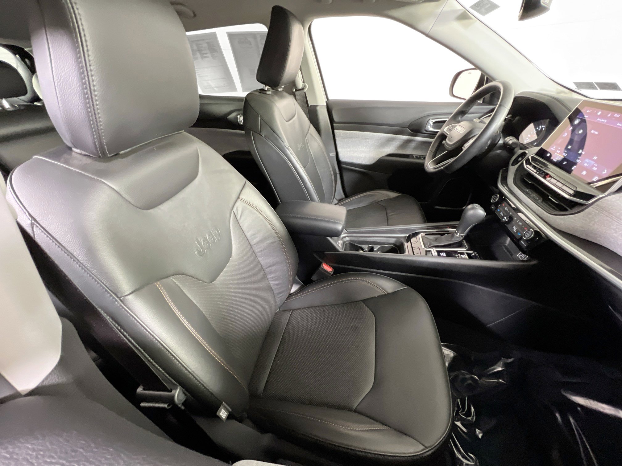 Used 2022 Jeep Compass Latitude AWD/4WD image 25