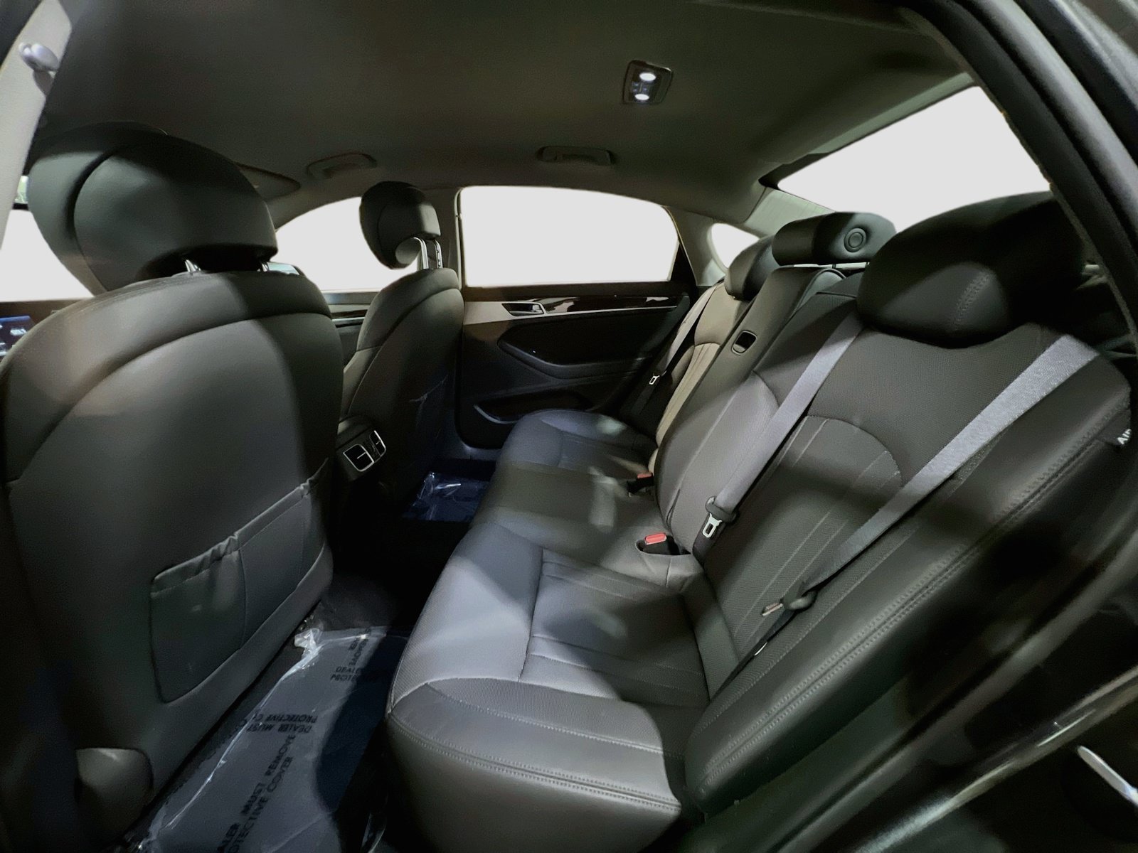 Used 2019 Genesis G80 3.8 RWD image 17