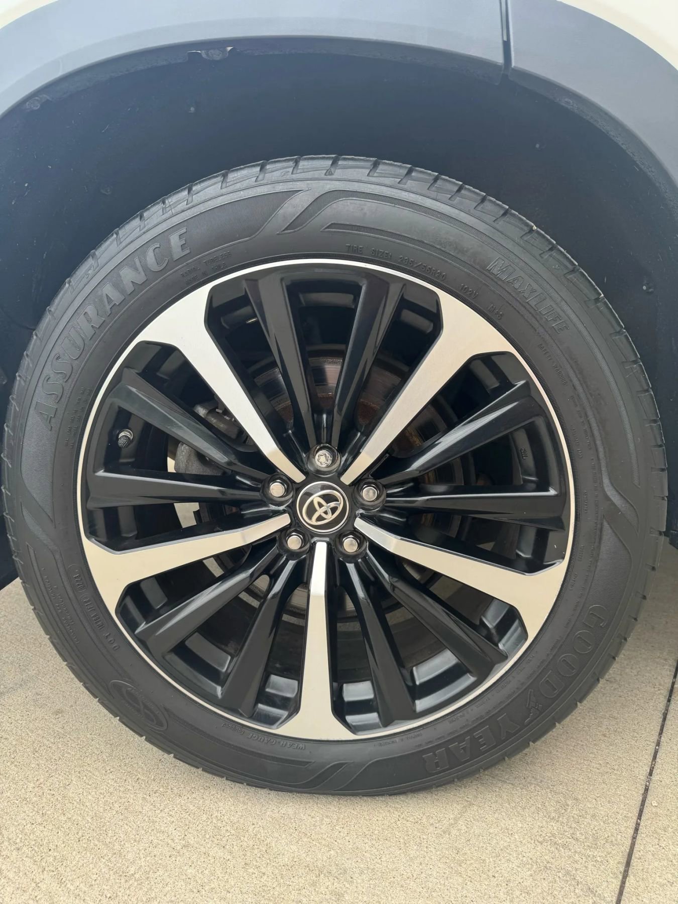 Used 2021 Toyota Highlander XSE AWD/4WD image 28