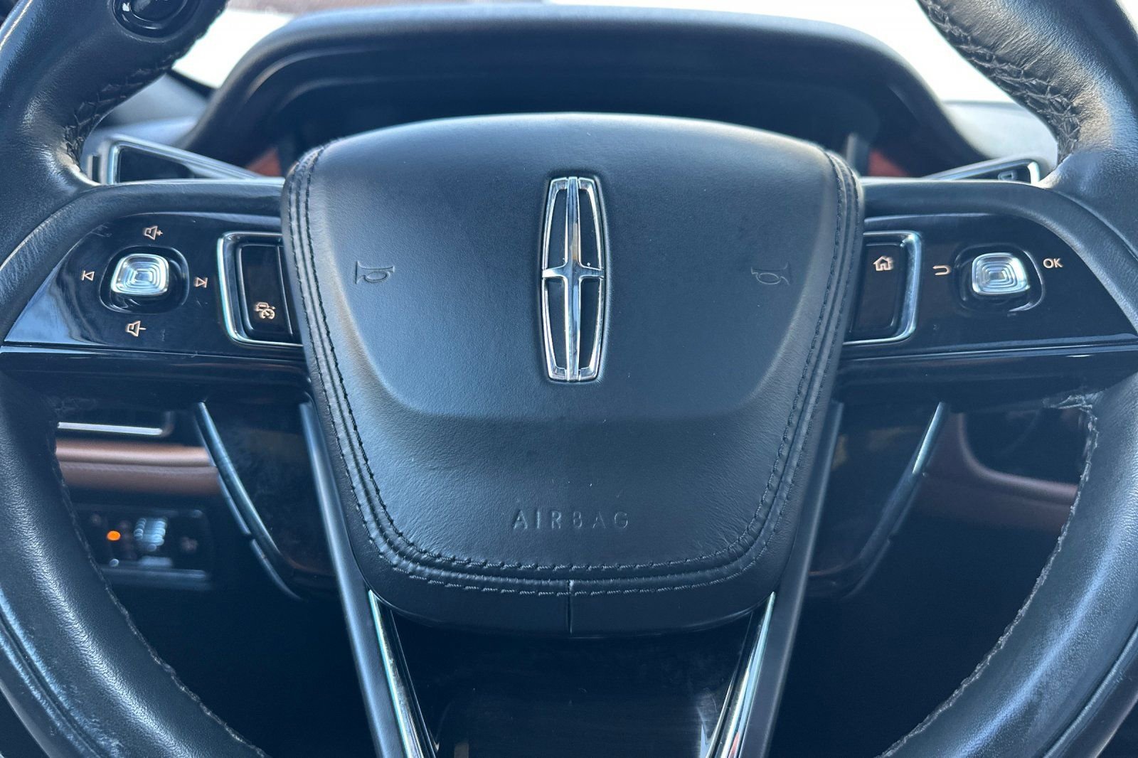 Certified 2023 Lincoln Aviator Reserve w/ Equipment Group 201A image 24