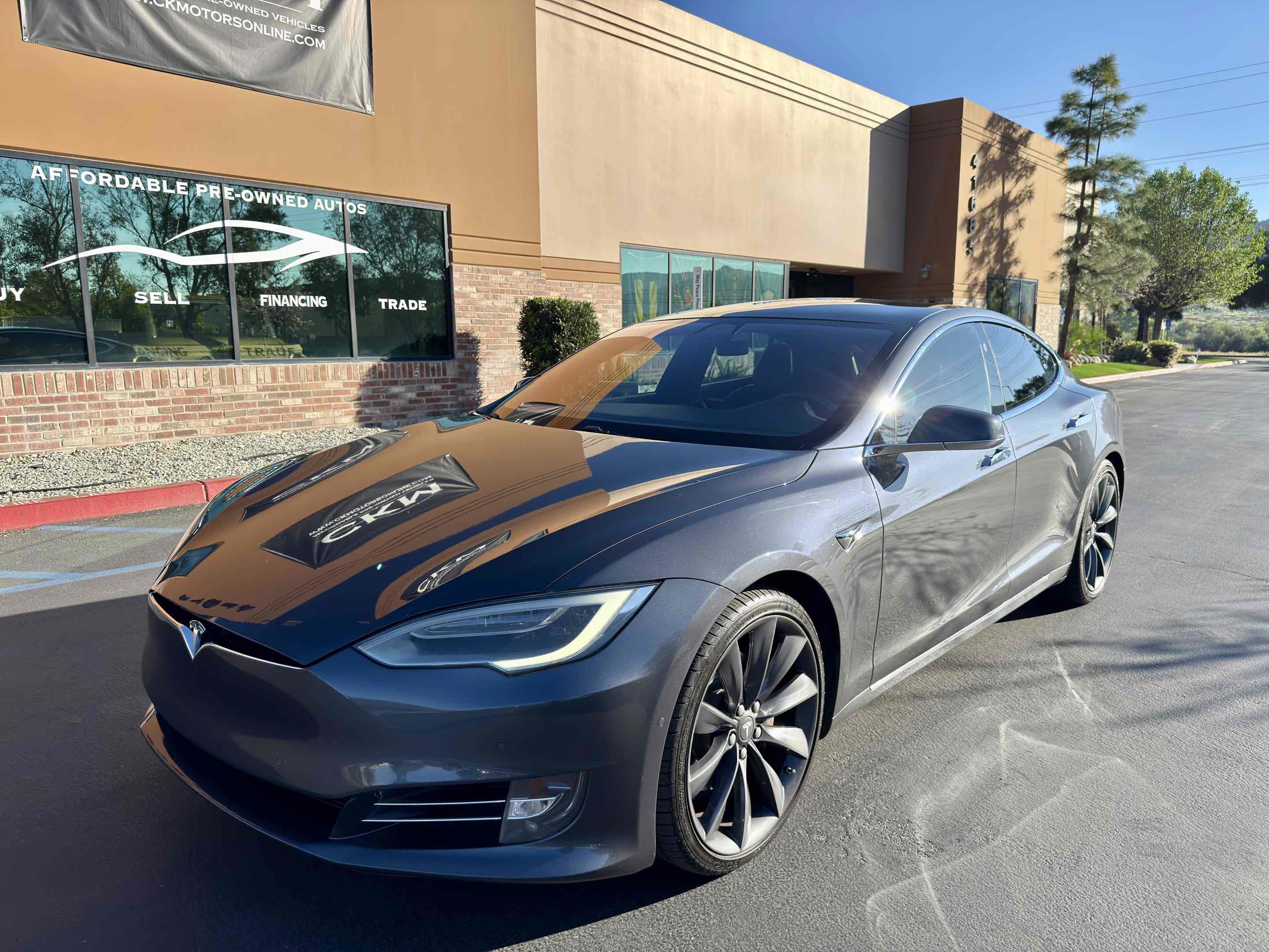 Used 2017 Tesla Model S 75 RWD image 4