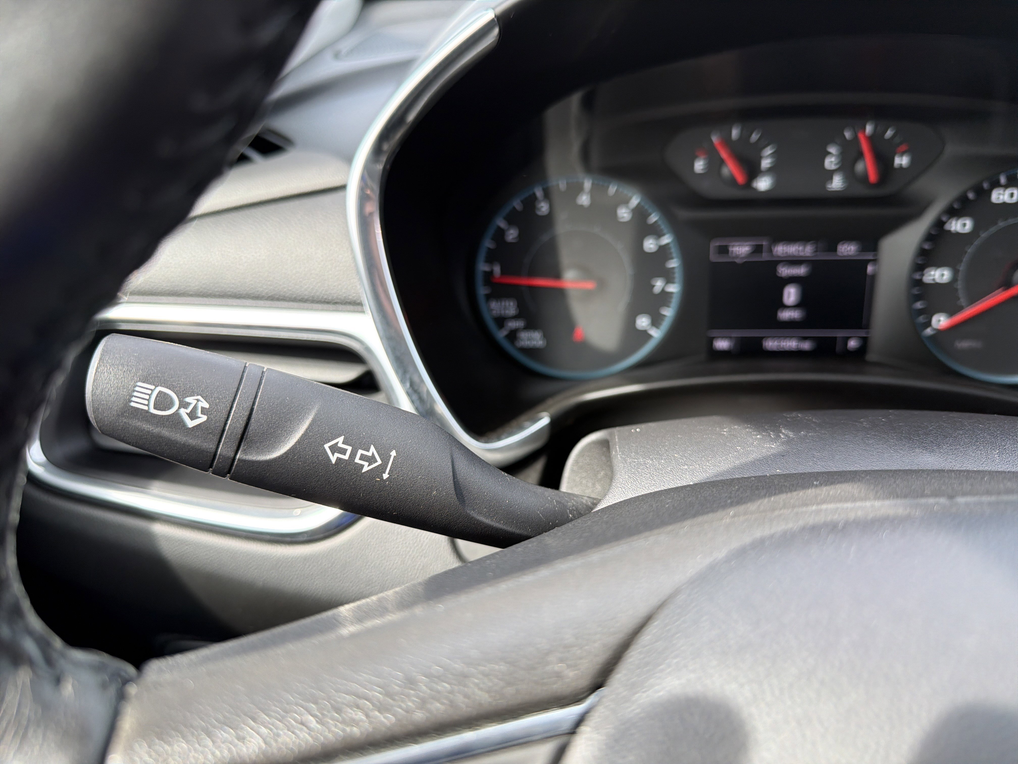 Used 2018 Chevrolet Equinox LT image 30