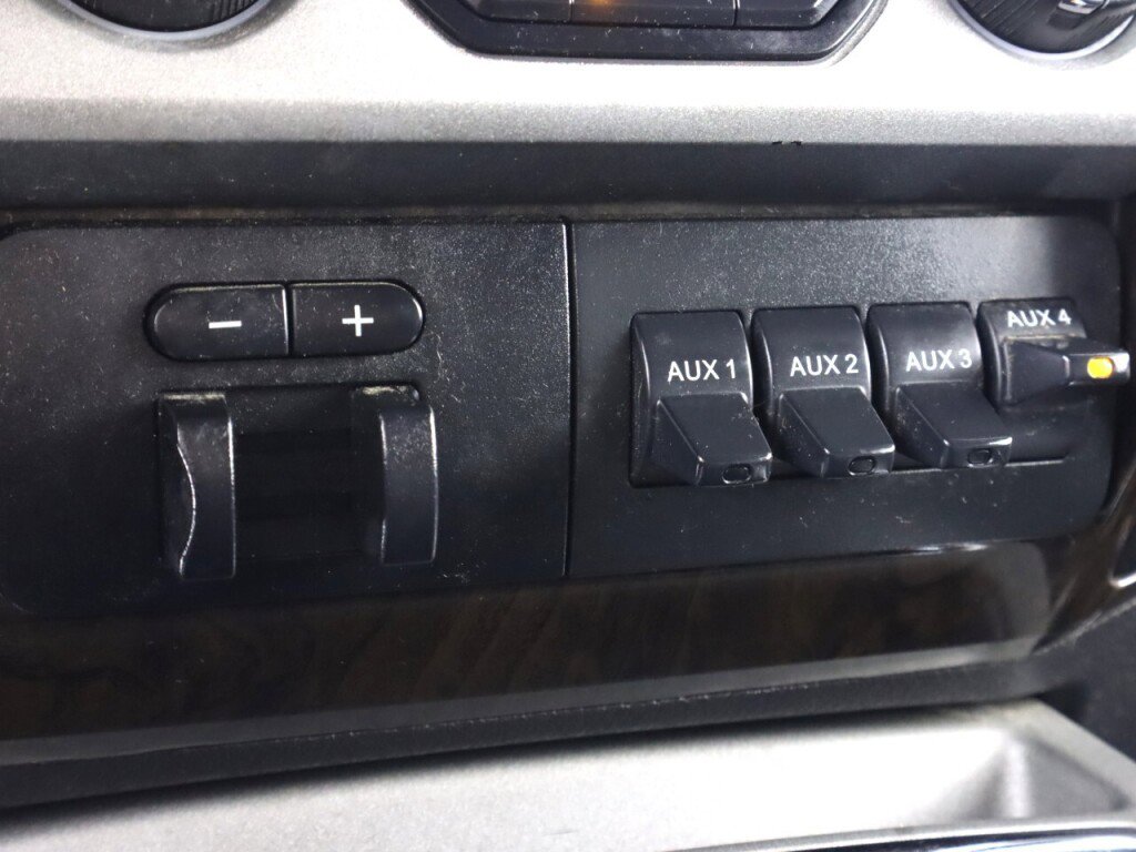 Used 2016 Ford F350 Platinum w/ Platinum Package AWD/4WD image 23