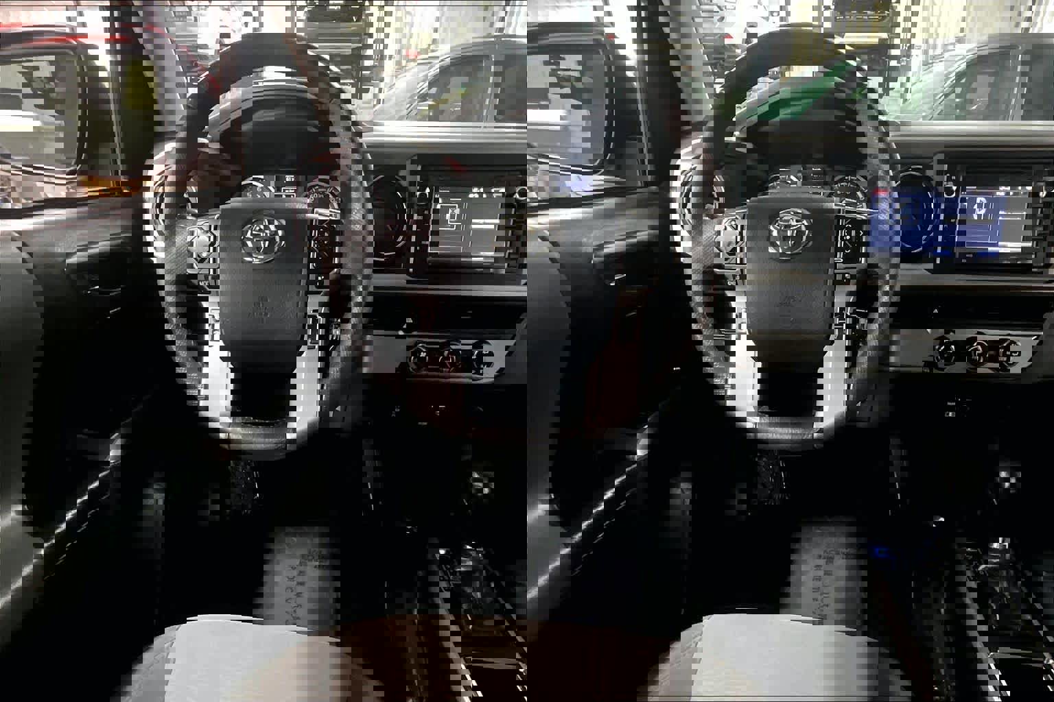 Used 2018 Toyota Tacoma SR5 image 6