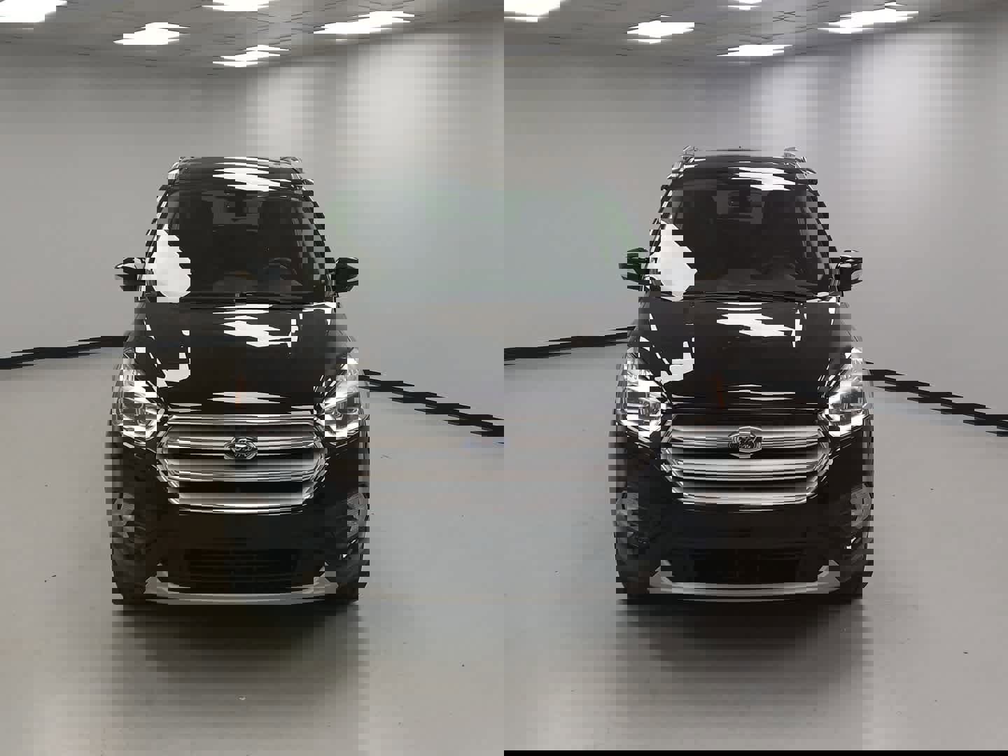 Used 2019 Ford Escape Titanium w/ U9j03 - Titanium Tow Package image 3