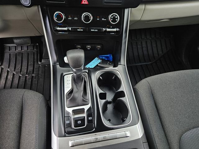 Used 2023 Kia Carnival LX image 30