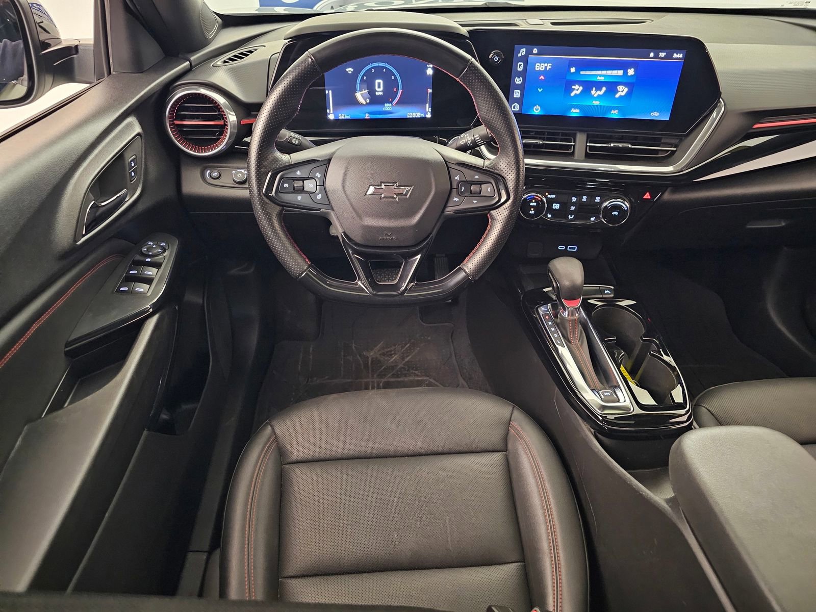 Used 2024 Chevrolet Trax RS w/ Sunroof Package image 17