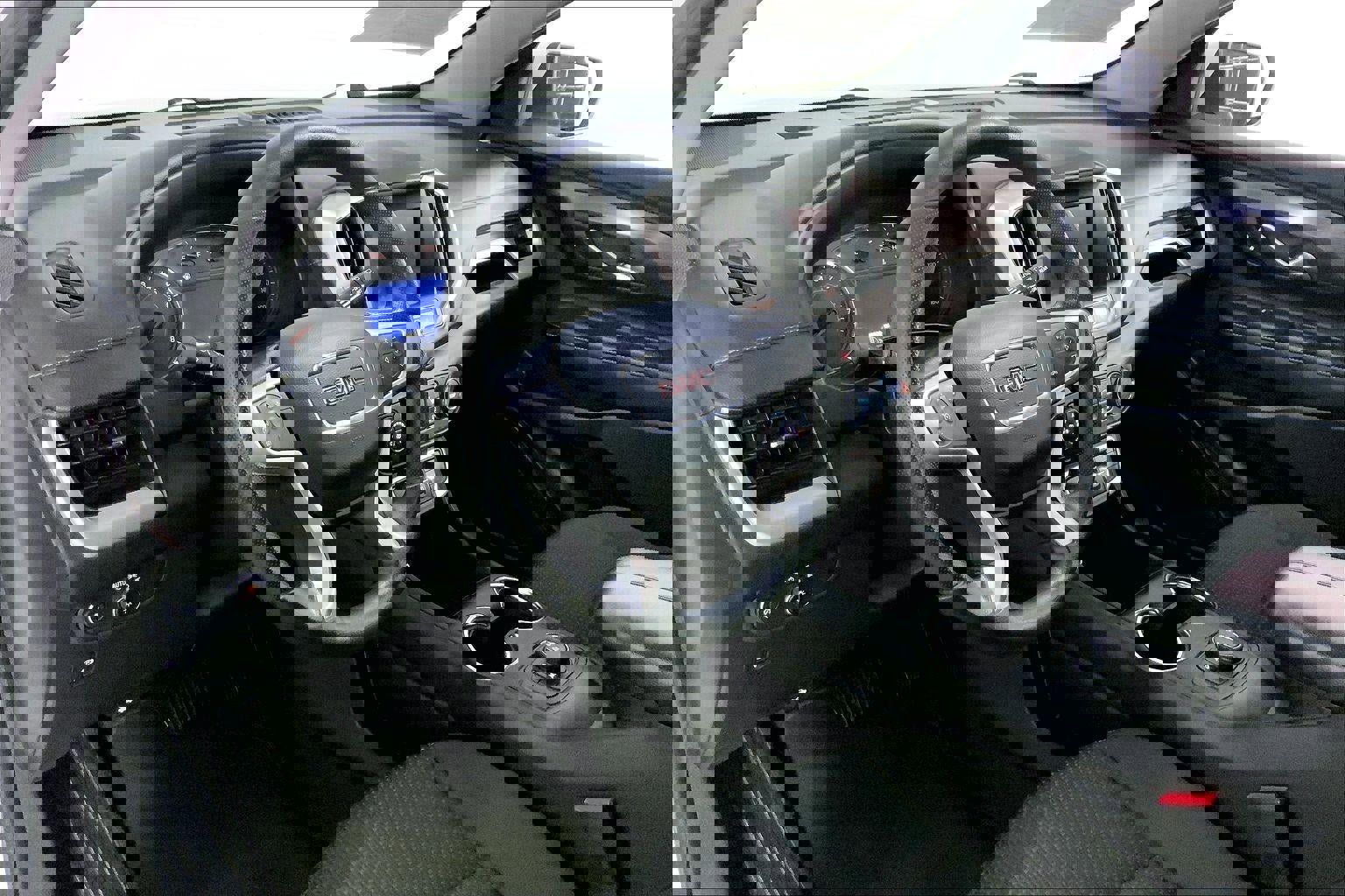 Used 2024 GMC Terrain SLE image 13