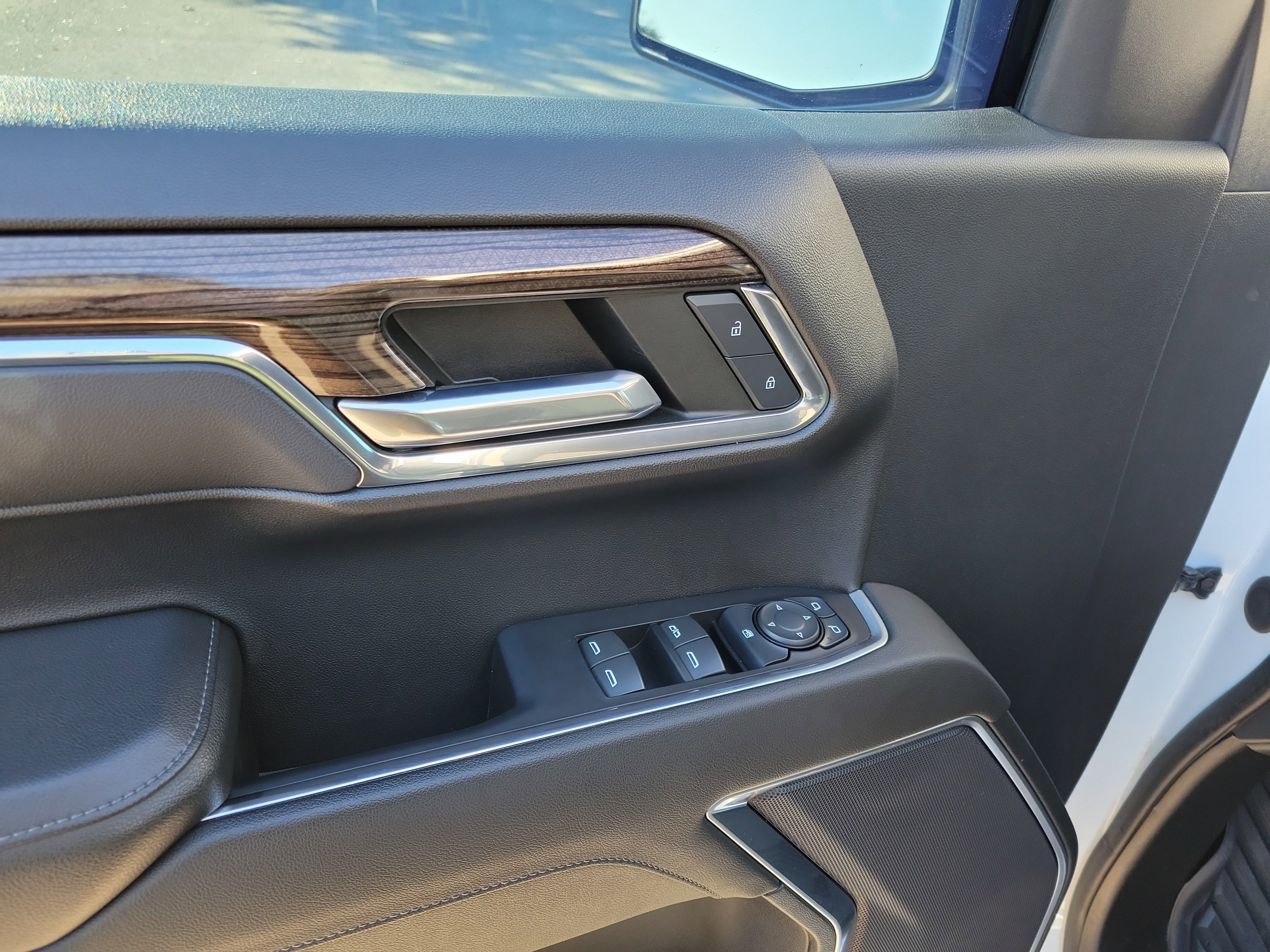 Used 2022 Chevrolet Silverado 1500 LT Trail Boss w/ Protection Package image 6