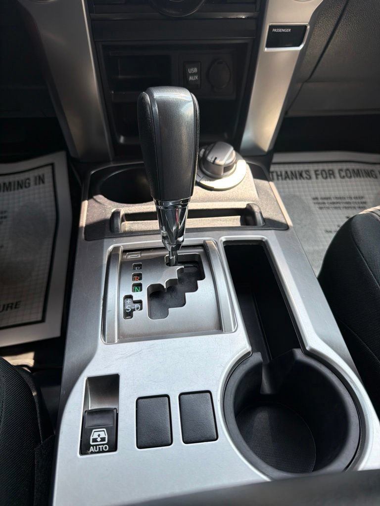 Used 2018 Toyota 4Runner SR5 AWD/4WD image 33