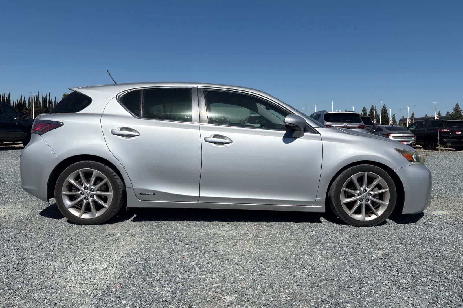 Used 2012 Lexus CT 200h Premium w/ Premium Audio Pkg FWD image 9