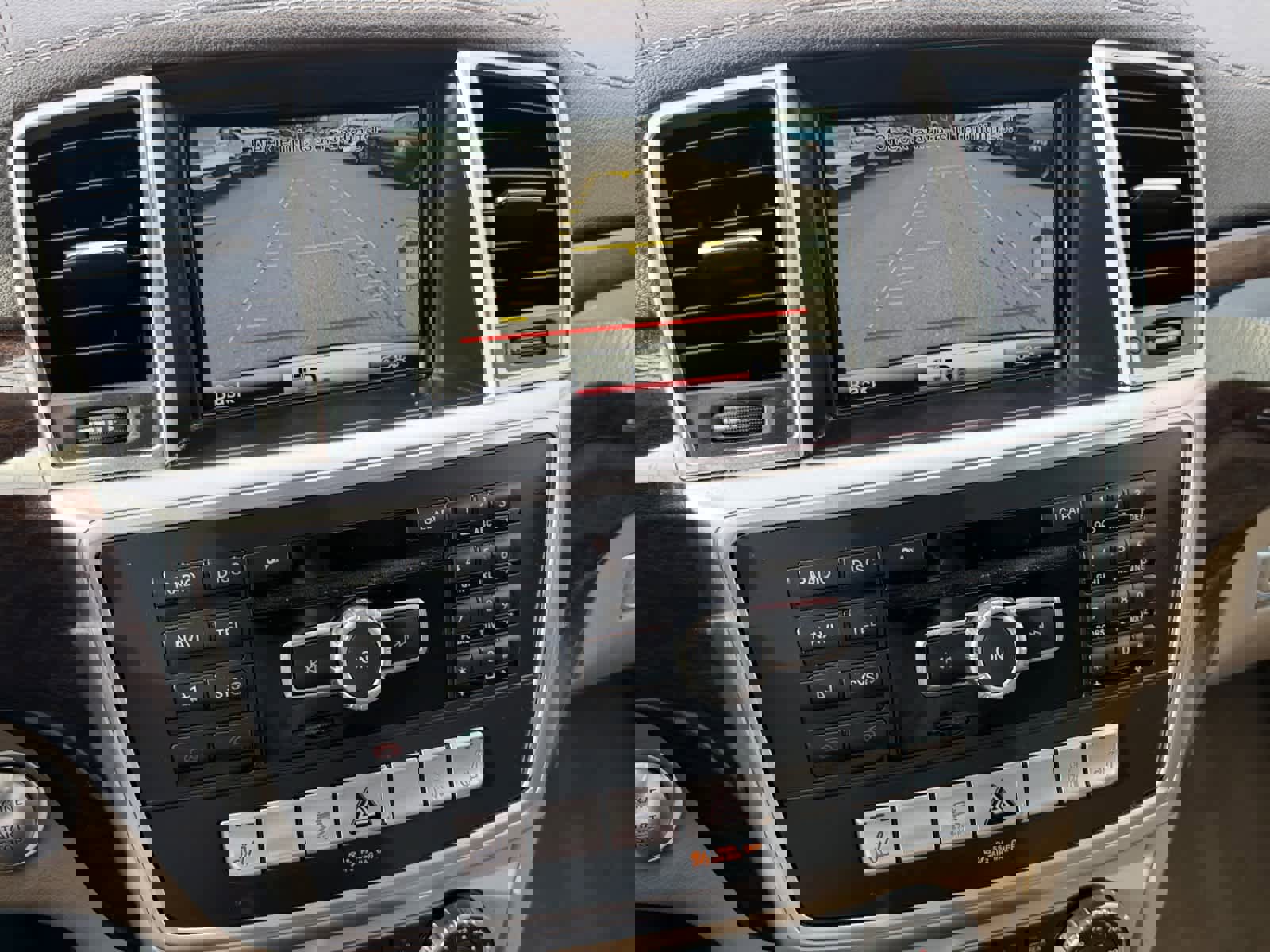 Used 2014 Mercedes-Benz GL 450 4MATIC image 23